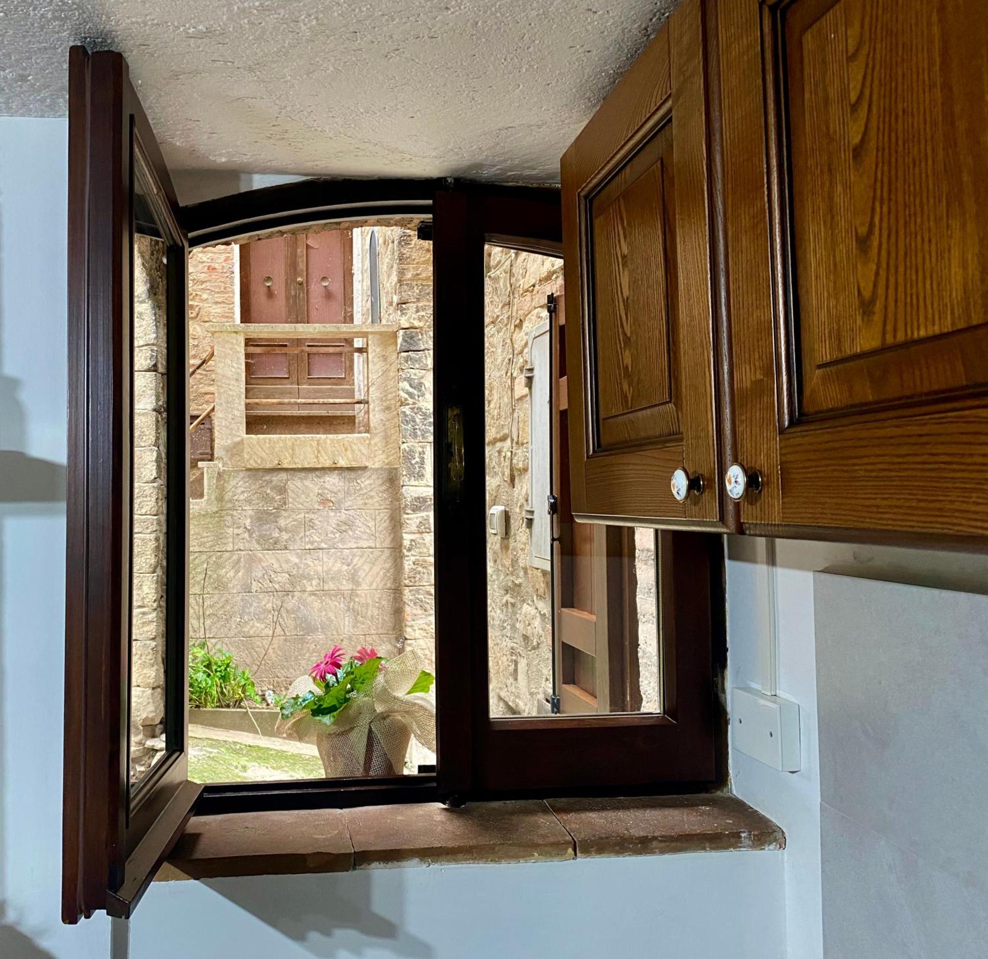 Joy'S Nest Apartment Todi Exterior photo