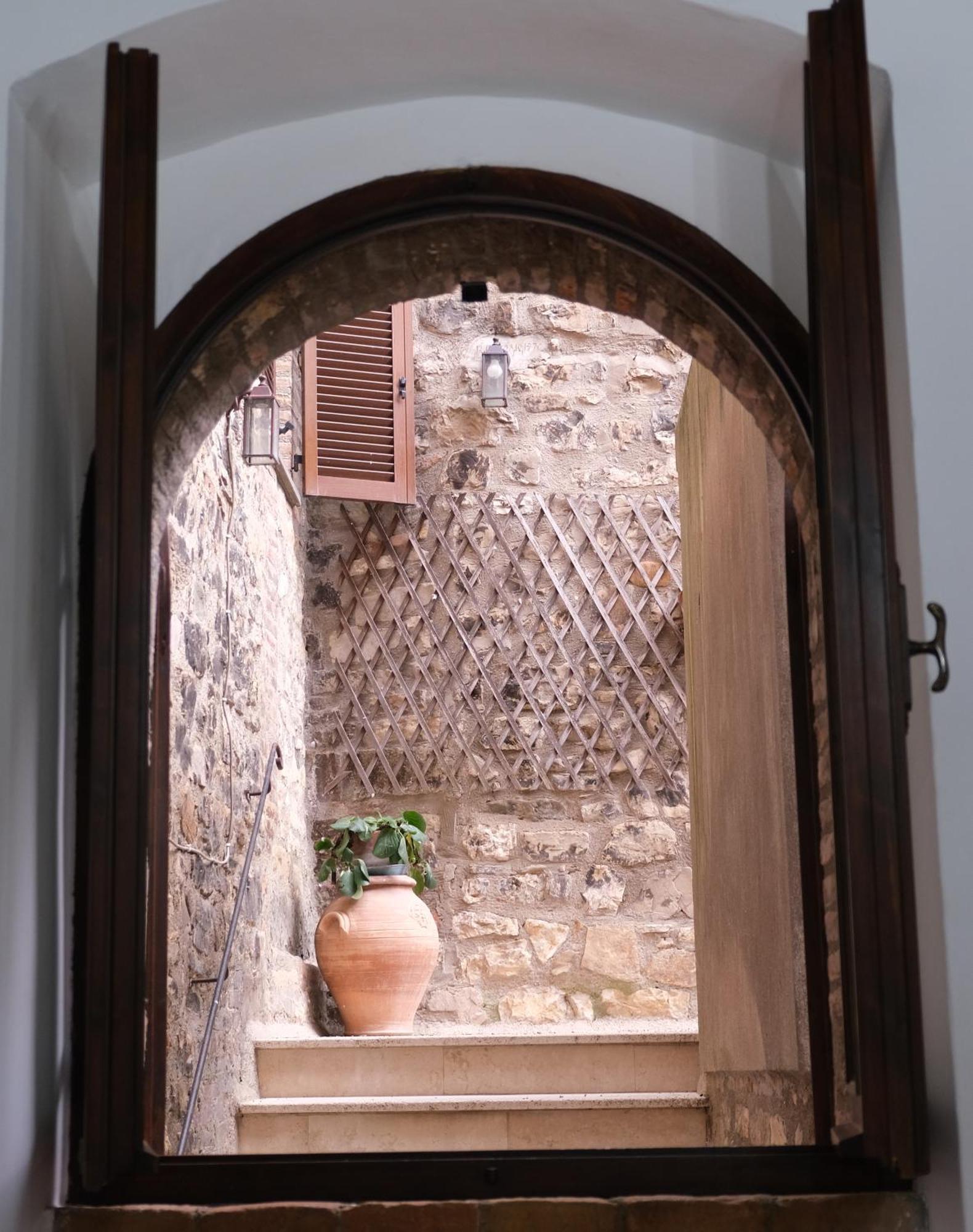 Joy'S Nest Apartment Todi Exterior photo