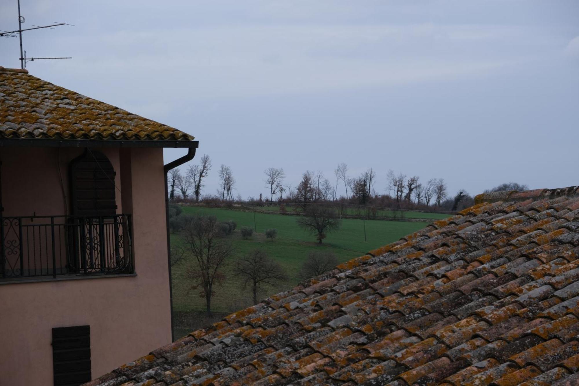Joy'S Nest Apartment Todi Exterior photo