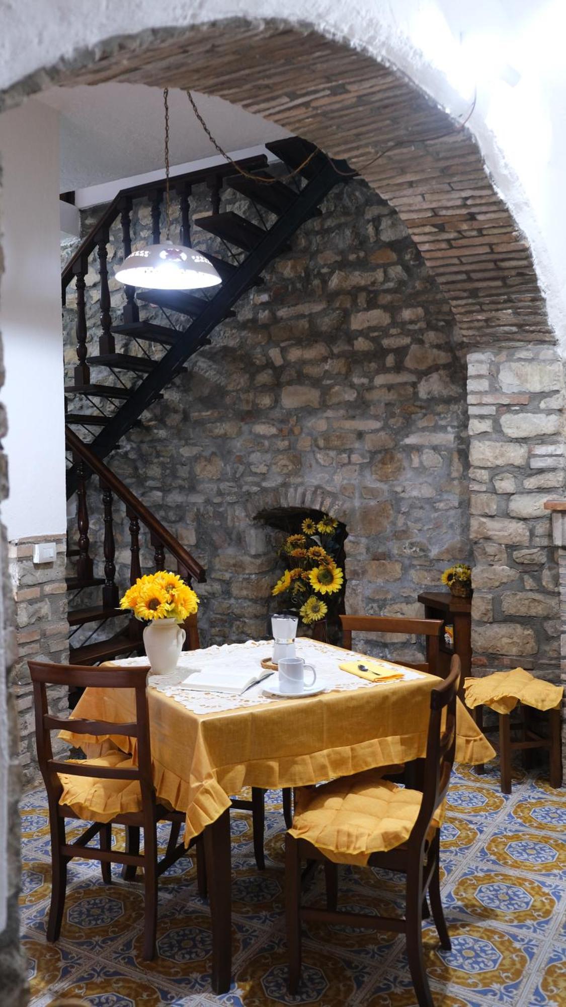 Joy'S Nest Apartment Todi Exterior photo