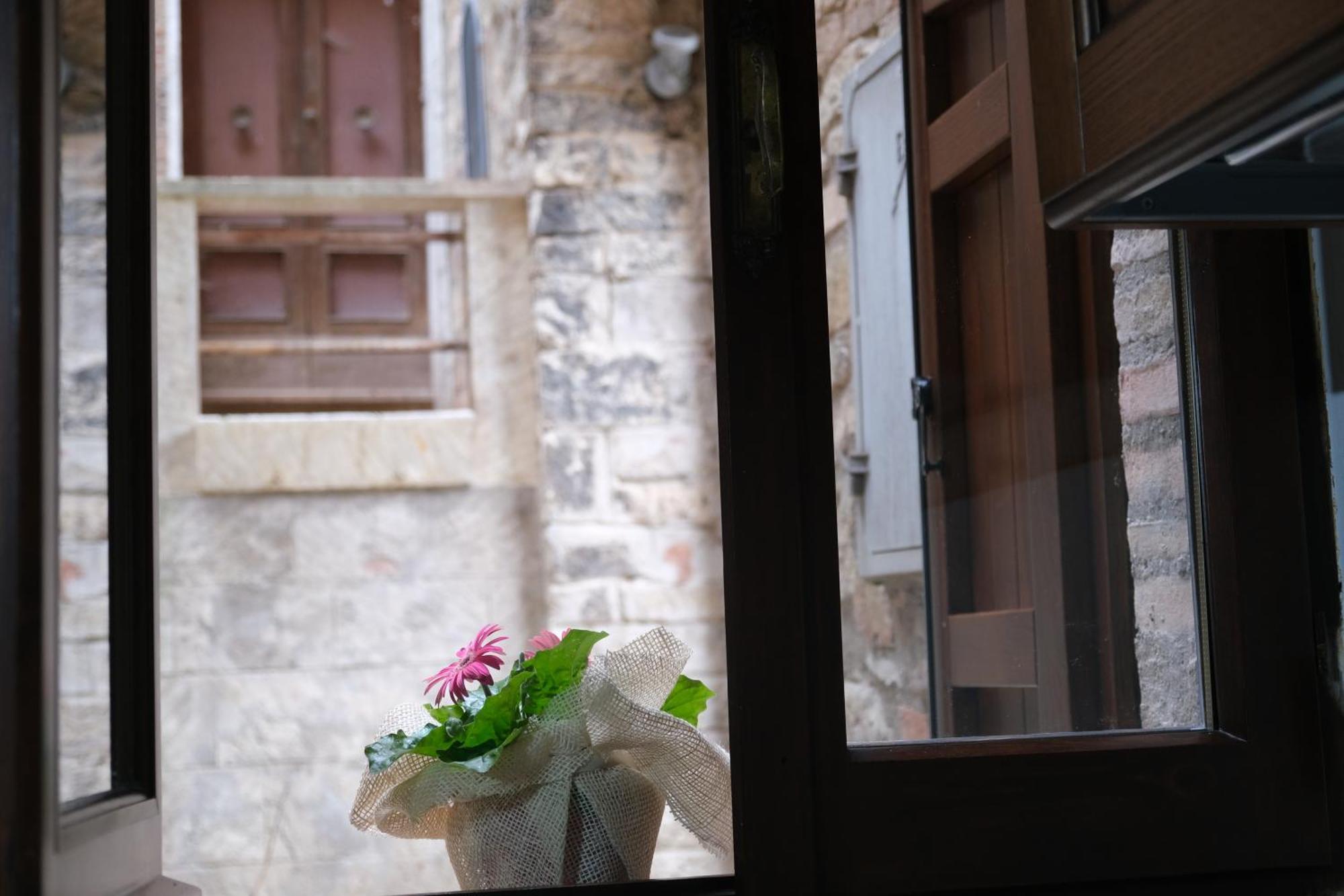 Joy'S Nest Apartment Todi Exterior photo